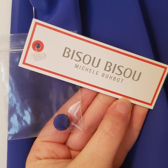 Women's Sleeveless Blouse - Picture 4 of 4